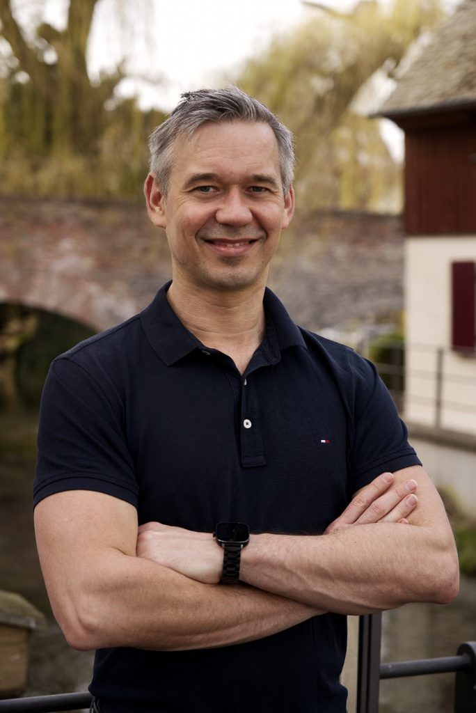 Der WordPress Experte Darius Mozgiel arbeitet seit über 15 Jahren mit WordPress.