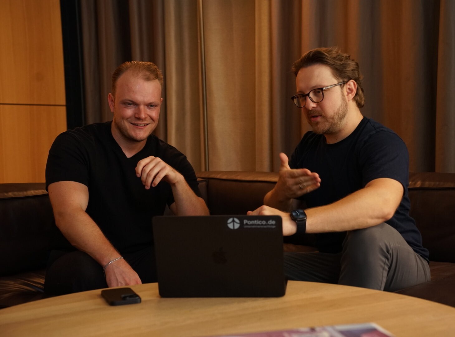 Porträtfoto von Fabian Russ und Max Hommel, Geschäftsführer von Pontico