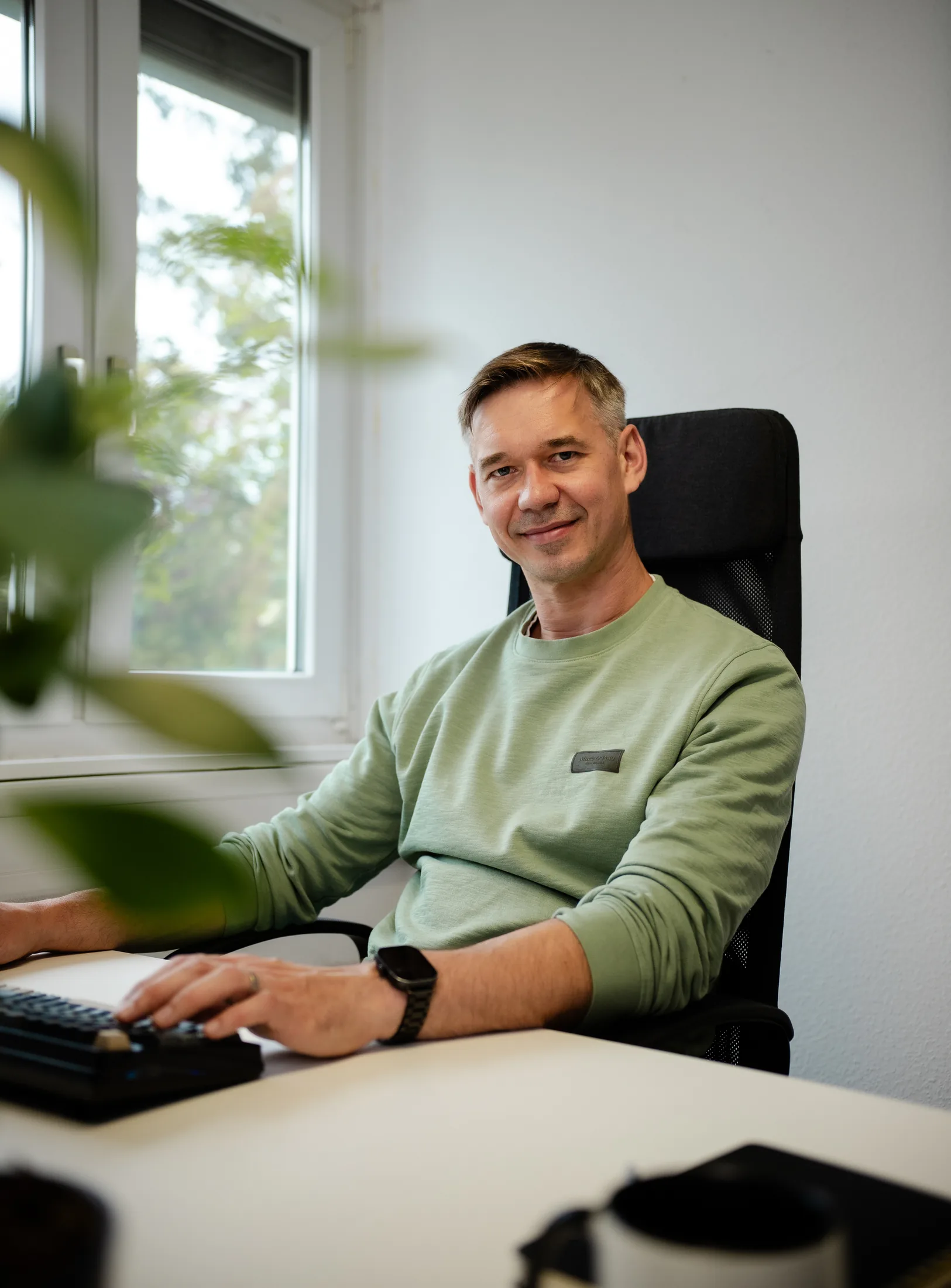 quellcoder Webagentur Korntal – Team bei der Arbeit im Büro