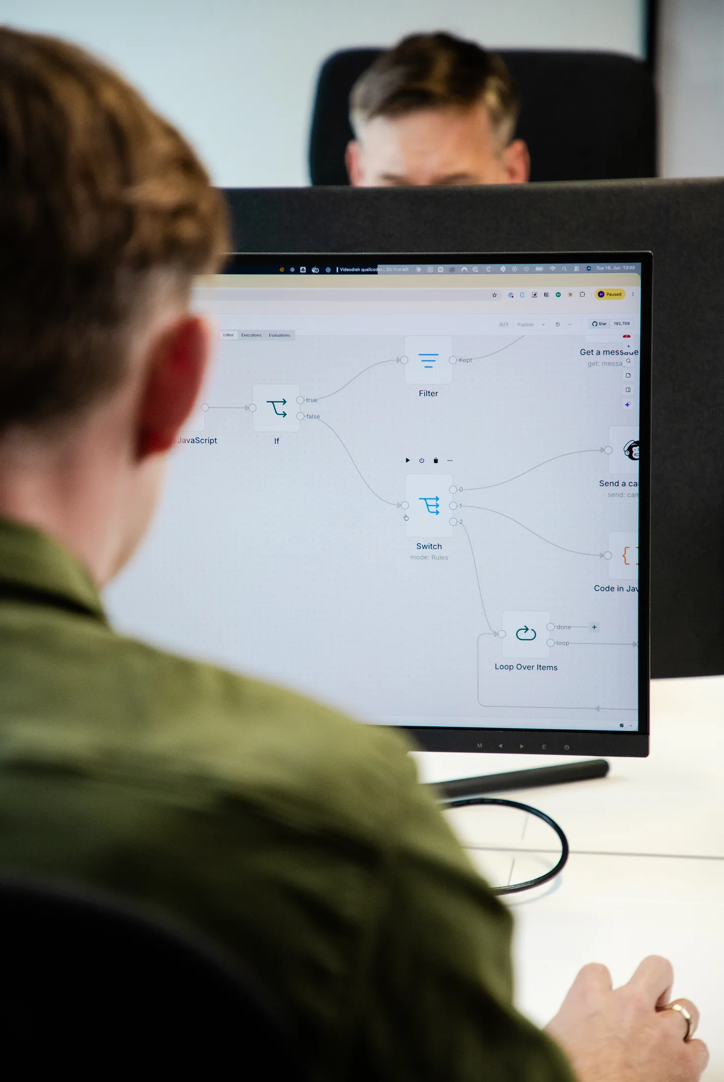 quellcoder Webagentur Korntal – Team bei der Arbeit im Büro